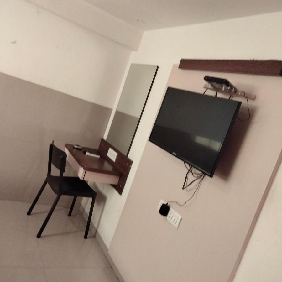 Hotel Everest Navi Mumbai Exterior foto