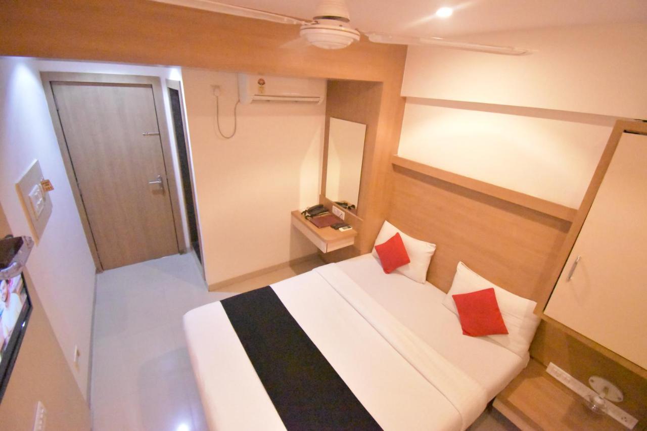 Hotel Everest Navi Mumbai Exterior foto