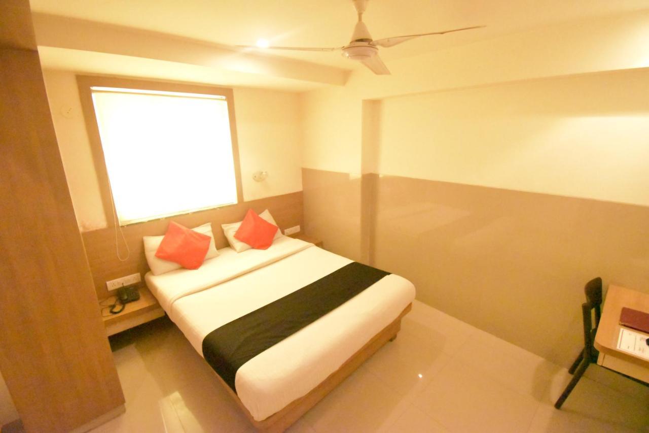 Hotel Everest Navi Mumbai Exterior foto